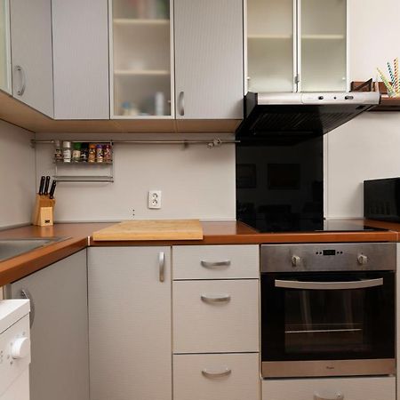 Apartments Ana Малинска Экстерьер фото