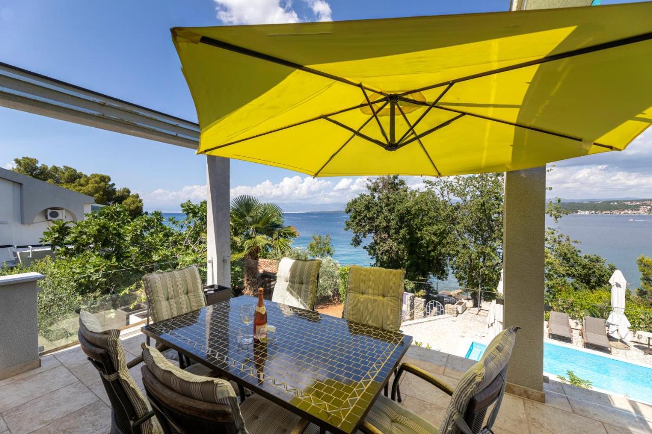Apartments Ana Малинска Экстерьер фото