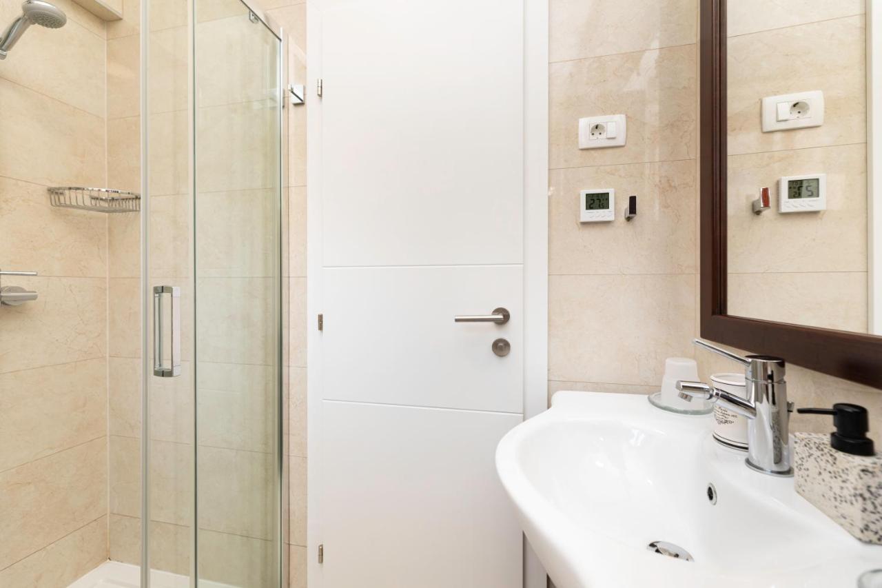 Apartments Ana Малинска Экстерьер фото