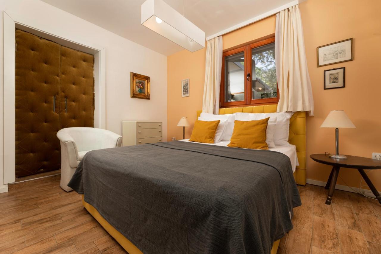 Apartments Ana Малинска Экстерьер фото