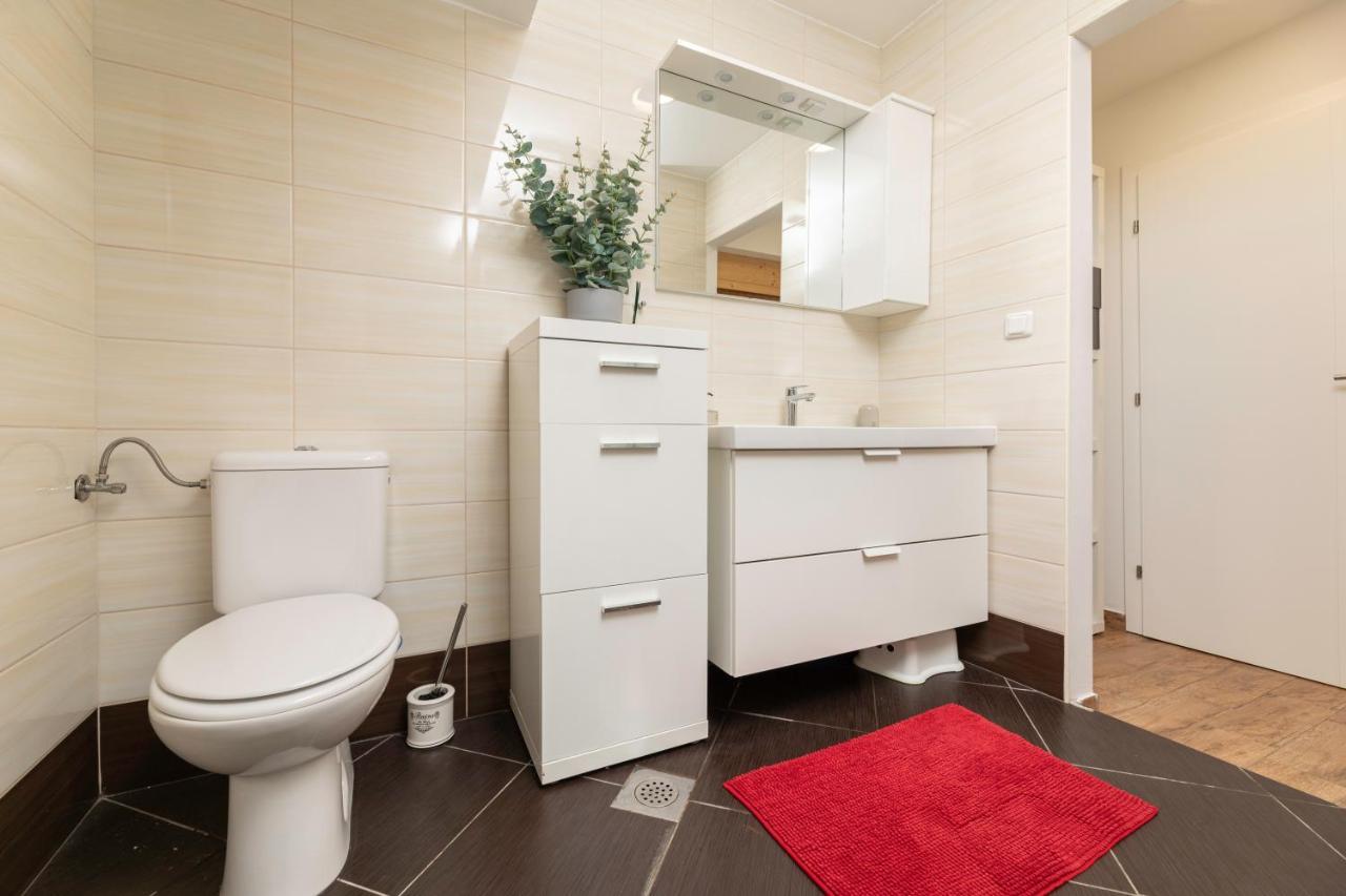 Apartments Ana Малинска Экстерьер фото