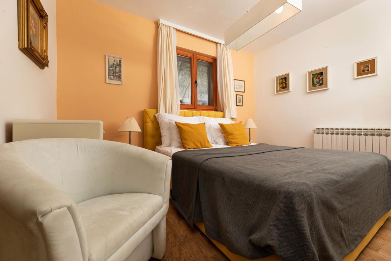 Apartments Ana Малинска Экстерьер фото