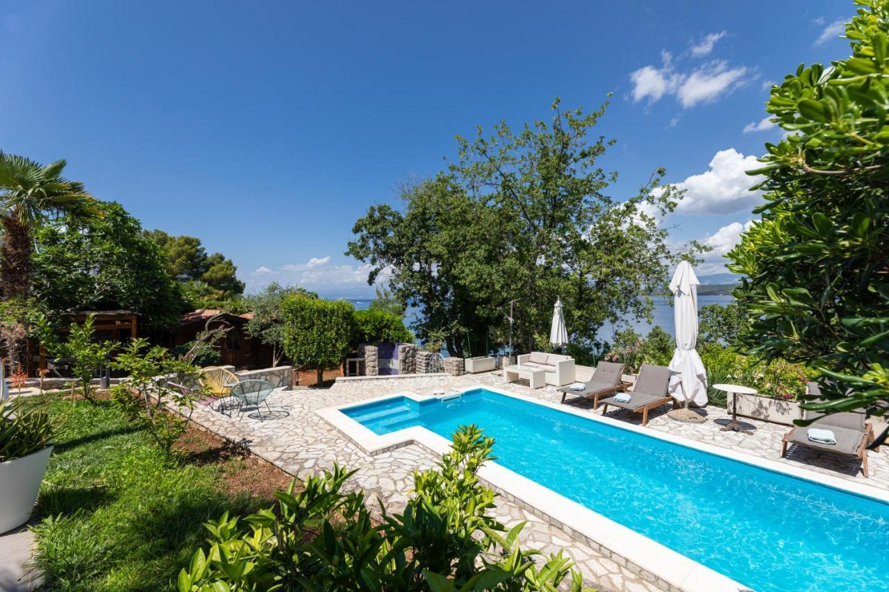 Apartments Ana Малинска Экстерьер фото