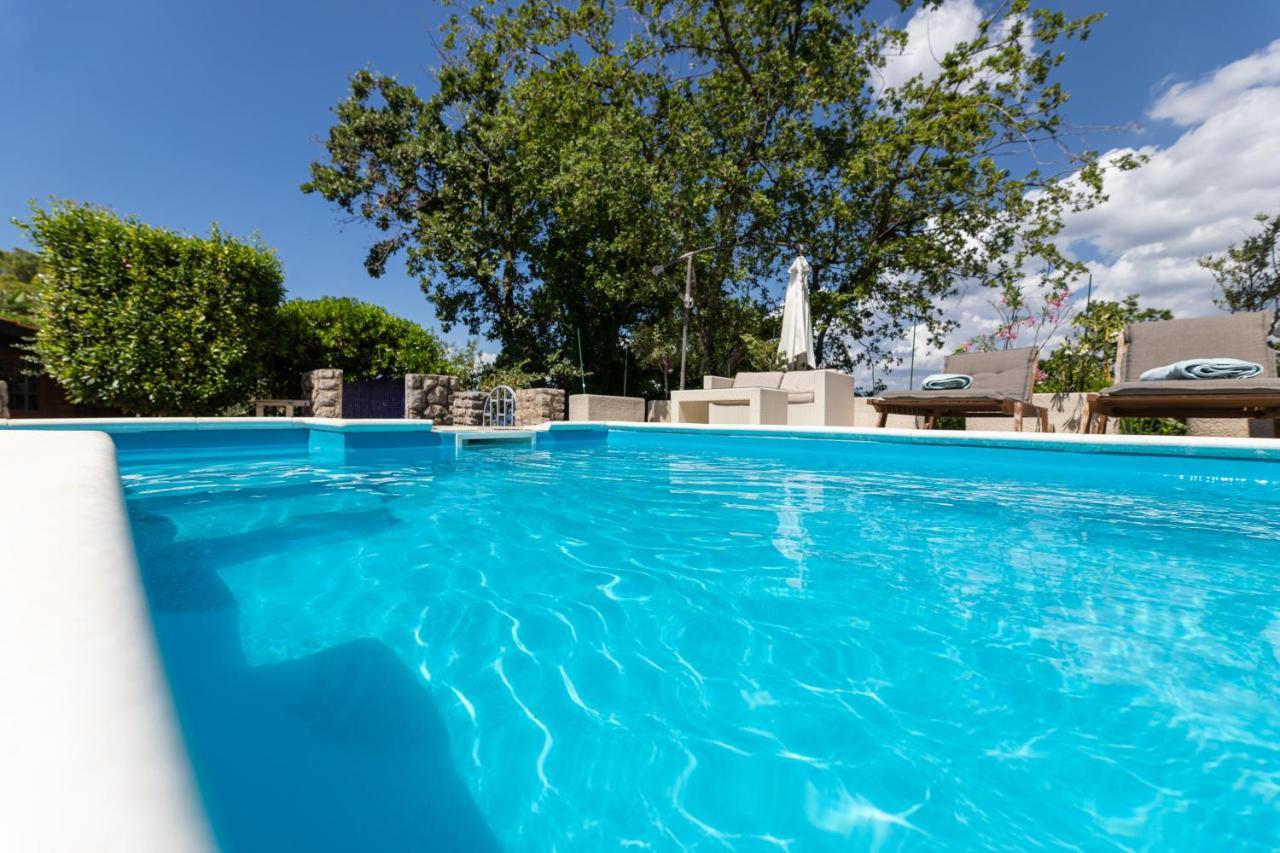 Apartments Ana Малинска Экстерьер фото