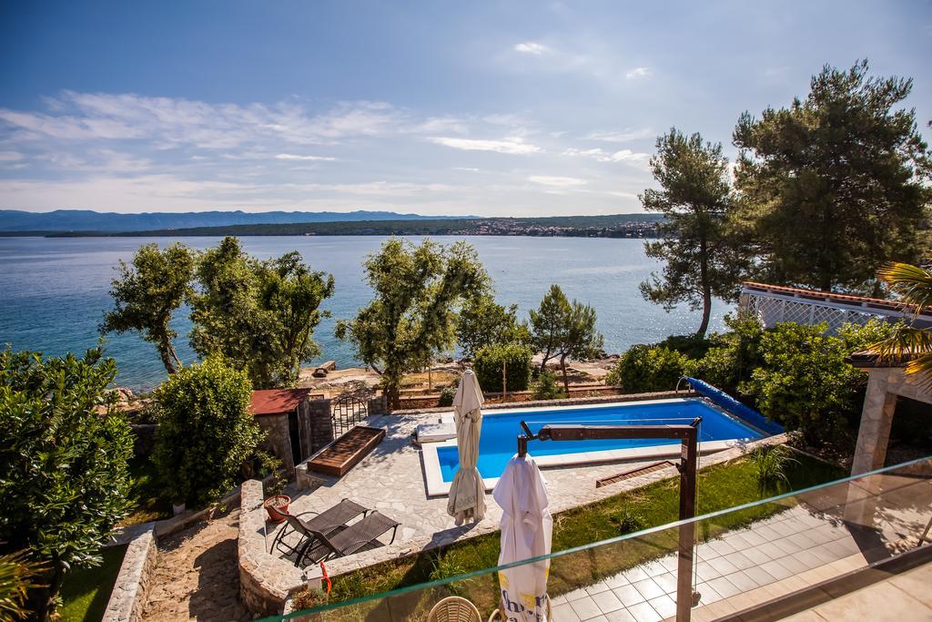 Apartments Ana Малинска Экстерьер фото